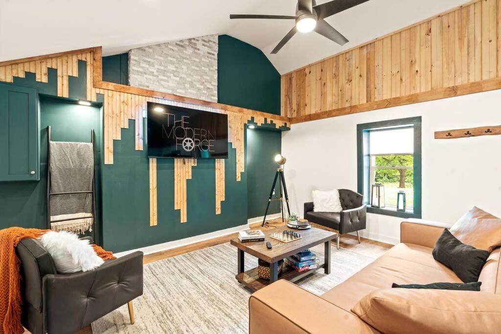 The Modern Forge Ny, Honeoye Lake Экстерьер фото